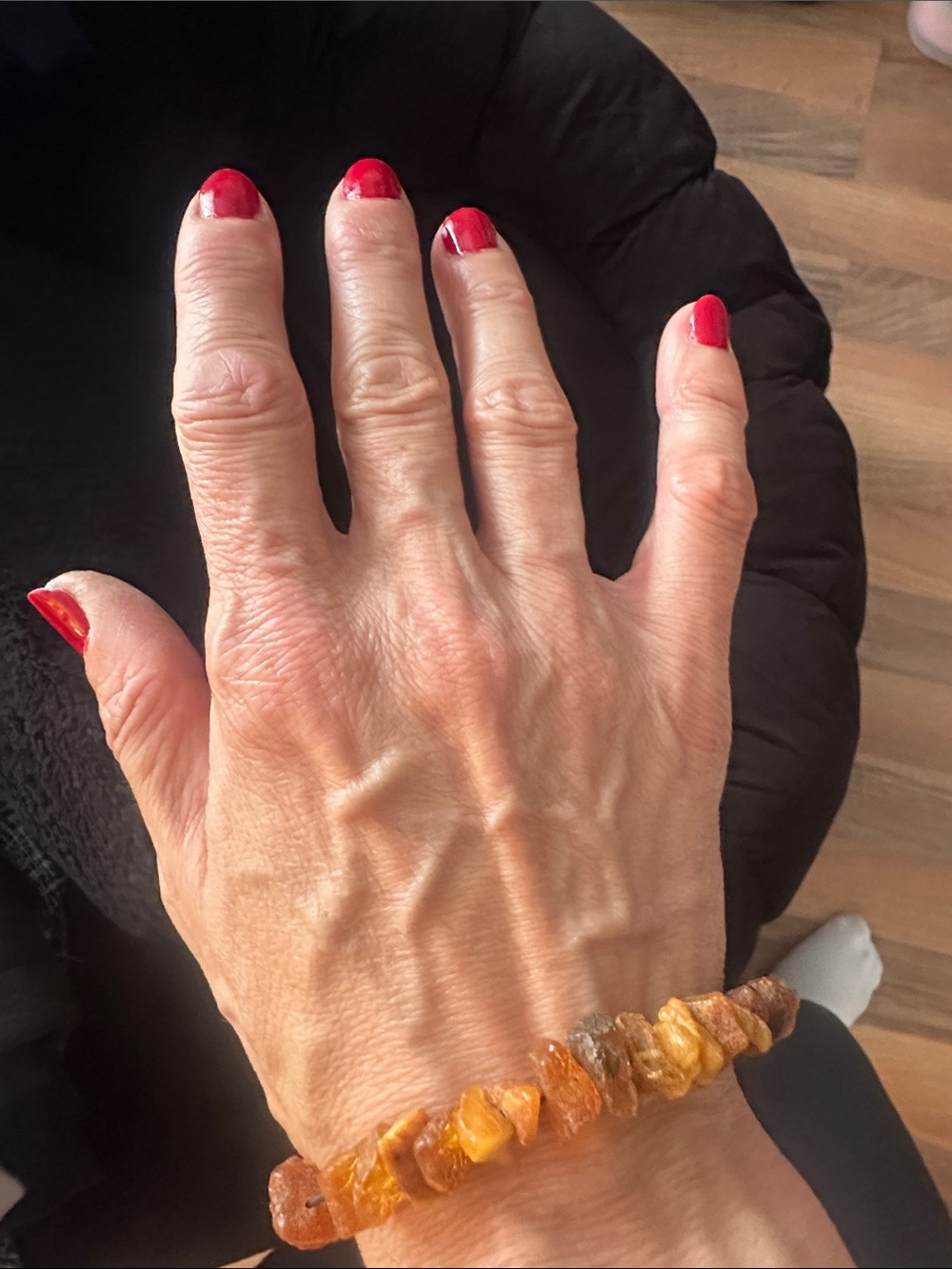 Amber Chip Stretch Bracelet - Honey Brown